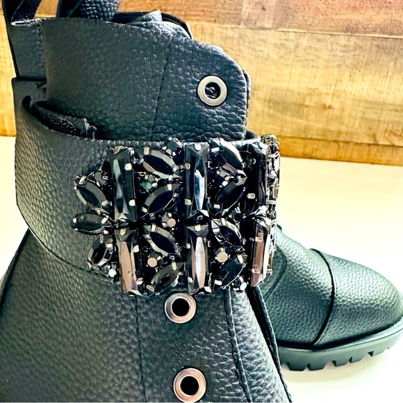 NWT Karl Lagerfeld Paris Women's Pippa Jeweled Pebbled Leather Lug/Combat Boots - Picture 6 of 8